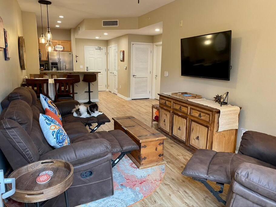 28 Night Minimum In The Gaslamp Quarter By Petco Park, Pool, Jacuzzi, Dogs Ok Apartamento San Diego
